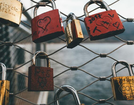 Waarom verliefdheid anders voelt dan liefde