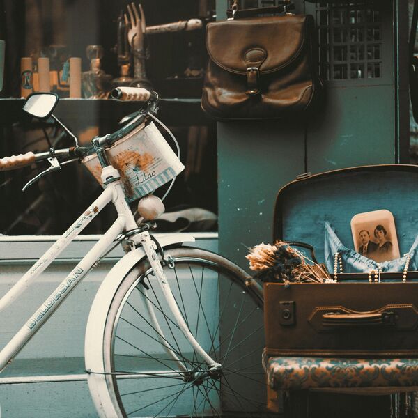 De leukste kringloopwinkels van Nederland om low-budget kerstcadeaus te shoppen